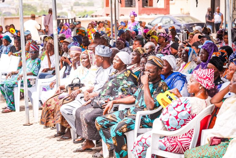 Ramadan/Lent: Hon. Stanley Olajide OdidiomoEmpowers Constituents With Cash And Relief Materials