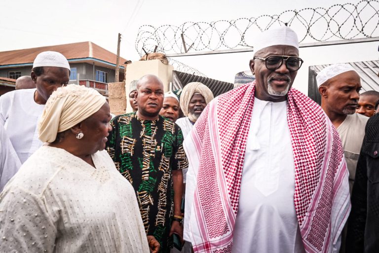 Hon. Olajide Odidiomo Visits Sen. Monsurat Sunmonu In Oyo Town, Rallies Support For Makinde Amidst PDP Court Ruling