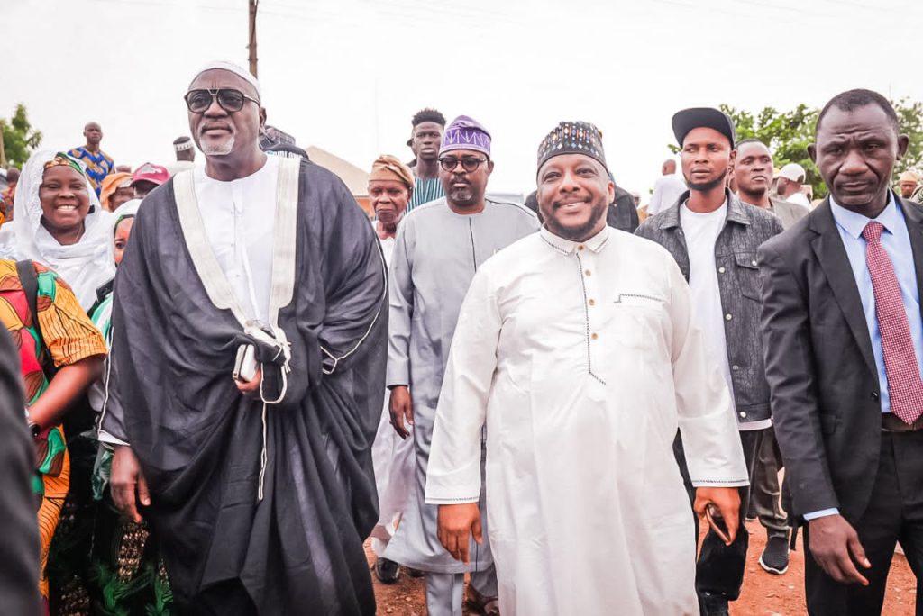 PDP Guber Aspirant Hon Olajide Odidiomo Supports Ayete Central Mosque With ₦5m Donation