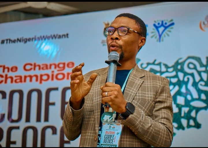 Nigeria’s Shrinking Healthcare Workforce: A Silent Threat to Health and Grassroots Development.// Faysol Oluwakemi.