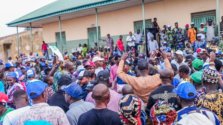 Oyo Political Realignment: Hon. Odidiomo Welcomes Scores Of APC Defectors To APM